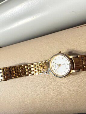 Pulsar Quartz Womens Gold Tone Watch White Dial Stainless Steel Bezel V803-0720